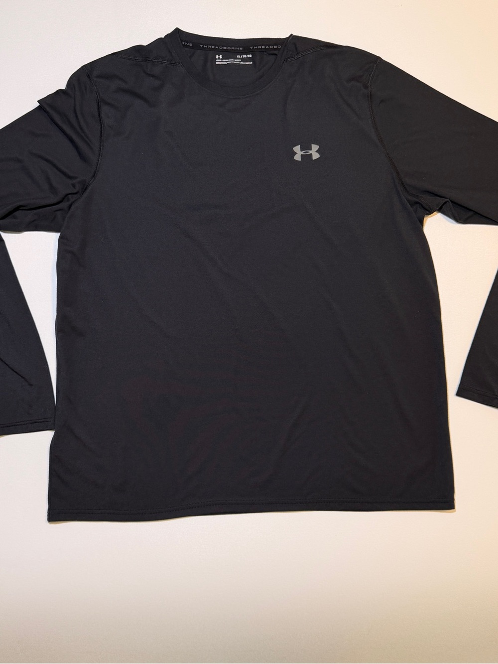 Under Armour Men’s Long Sleeve Performance Crew in Black with Gray Logo
